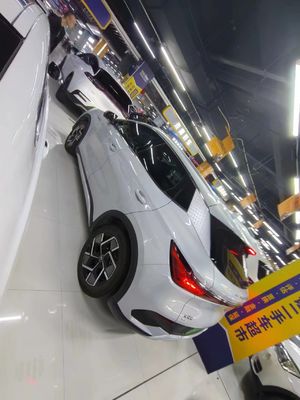 ซีดาน 4 ประตู รถ EV มือสอง มีเกียรติอันดับความปลอดภัยที่ดี และมีราคาถูก